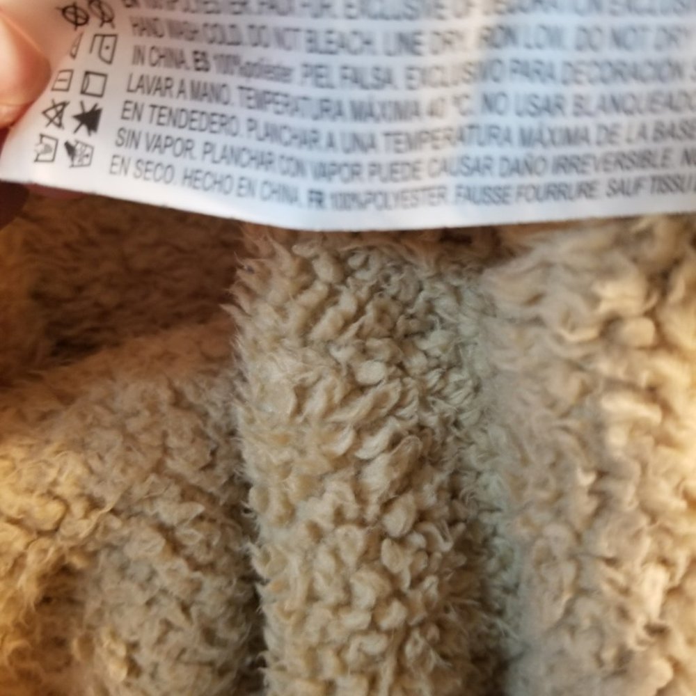 Forever 21 Cropped Faux Fur Long Sleeve Sweater With 3/4 Zip And Elastic Pull - Picture 6 of 9